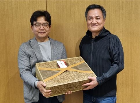 에디터 사진